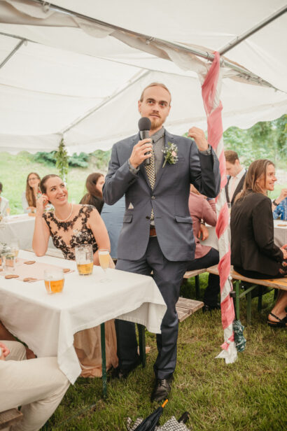 svatba svatebni foceni pivovar chric foceni na louce v lese 053