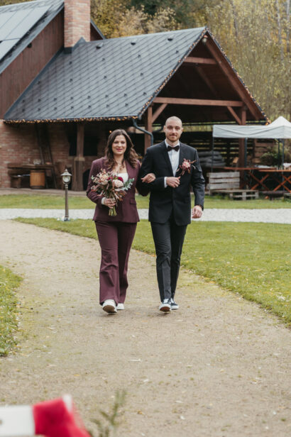 mezinardoni svatba buskovsky mlyn dolni bousov svatebni foceni 16